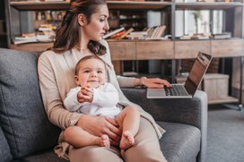 Как маме заработать в декрете? Обзор основных возможностей