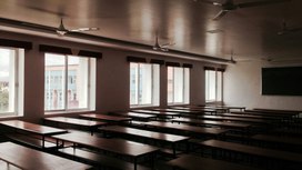 В Госдуме предложили сажать на уроках рядом с школьниками-хулиганами их родителей