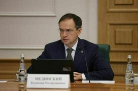 Мединский сообщил о готовности учебников по обществознанию с 9-й по 11-й класс