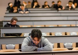 В 2024/25 учебном году из российских вузов отчислили каждого 10-го студента