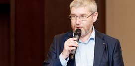 На голову учителя неправильно обрушивать все вызовы, стоящие перед системой образования