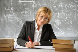 В Госдуме готовят инициативу о запрете увольнять учителей