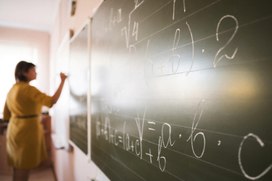 Загрузка учителей в регионах России доходит до двух ставок из-за дефицита кадров