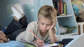 5 причин не делать домашнее задание за ребёнка