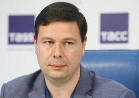 Лингвист Пахомов призвал изучать онлайн-общение в школьном курсе русского языка