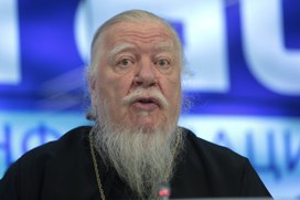 Протоиерей Смирнов считает, что детям нельзя пользоваться смартфоном и смотреть мультики