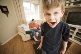Как правильно рассказать ребёнку о подстерегающих его опасностях?