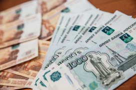 Почти половина россиян потратит новогодние премии на выплату кредитов
