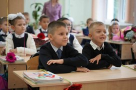 В Госдуме предложили выплачивать по 10 тысяч рублей на покупку школьной формы