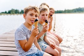 В России призвали разрешить родителям брать отпуск летом для отдыха с детьми во время каникул