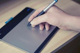 Учителей и врачей обеспечат российскими планшетами
