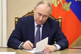 Владимир Путин подписал закон о проведении эксперимента по сдаче ОГЭ