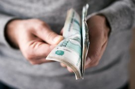 В июле на детей ещё дадут по 10 тысяч рублей, на два месяца продлеваются выплаты учителям