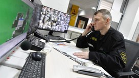 Охранников в школах обяжут иметь оружие, надевать бронежилеты и шлемы