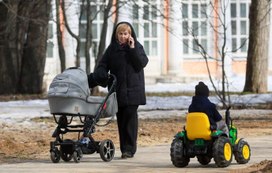 В Кирове хотят ввести «зарплаты» бабушкам при отпуске по уходу за внуками