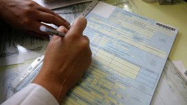 Минздрав намерен изменить правила оформления больничных для родителей в декрете