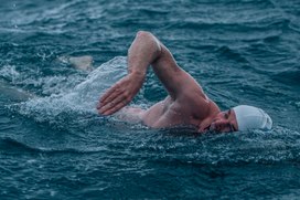 Педагог из Перми переплыл Берингов пролив