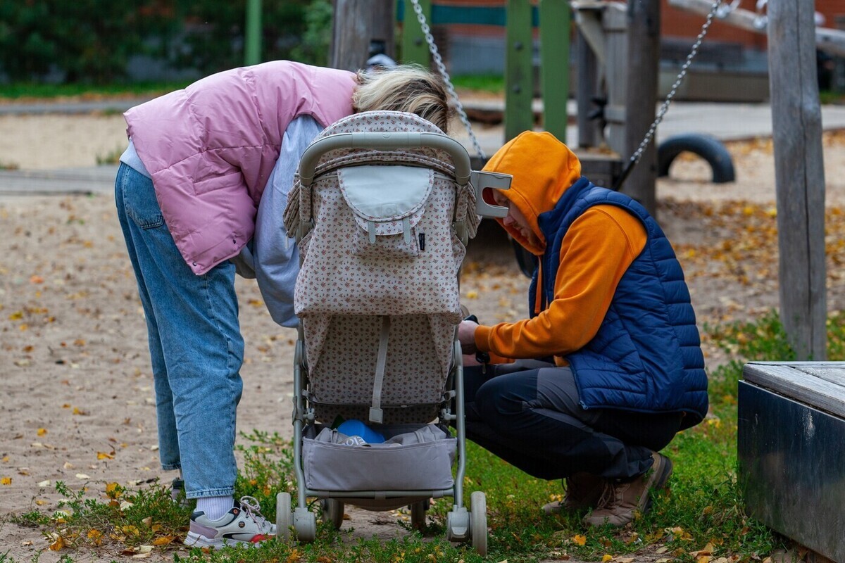 Парам, прожившим в браке не менее 10 лет и родившим ребенка, предложили выдавать квартиры бесплатно