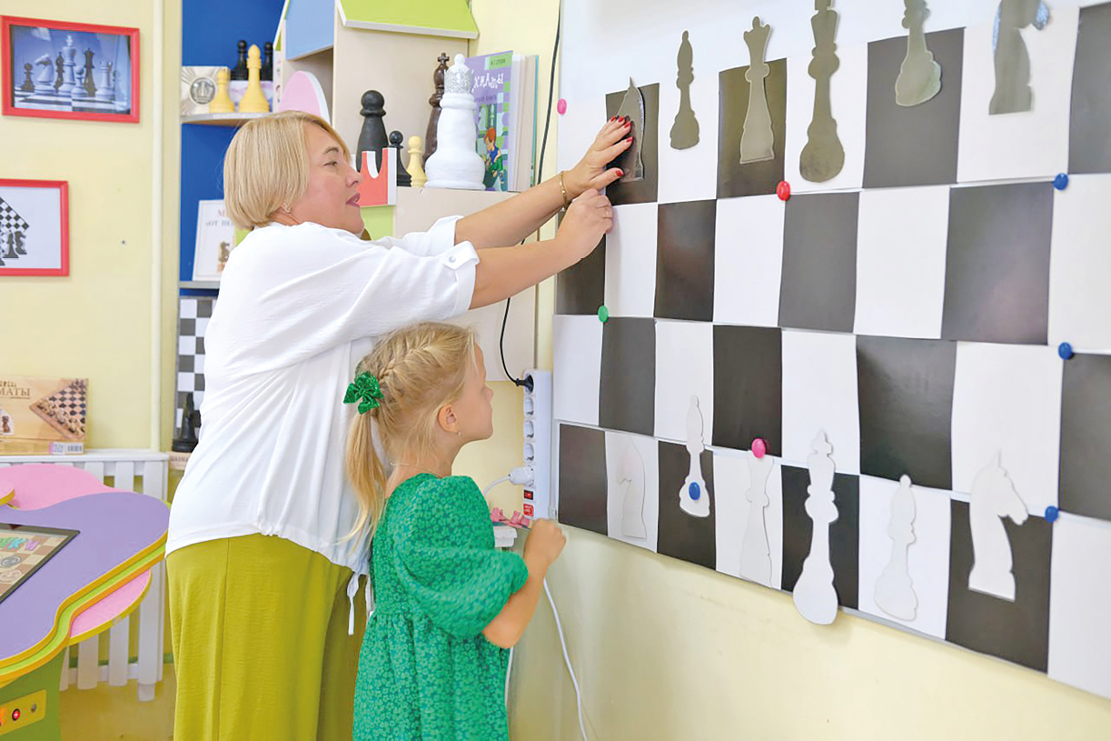 Воспитанников детсадов начали массово обучать огневой подготовке и рукопашному бою