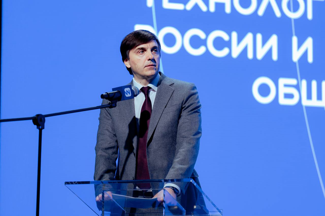 Доля российских школьников, углубленно изучающих естественные науки, за год выросла более чем на 40%