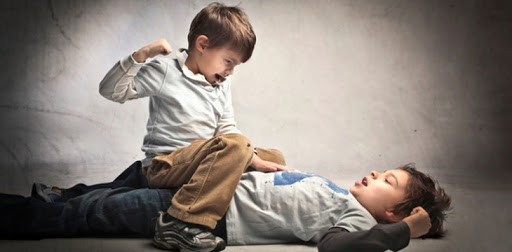 3 фразы родителей, которые помогут вырастить агрессивного ребенка