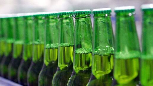 В России может появиться запрет на продажу детям безалкогольных напитков, которые выглядят как алкоголь