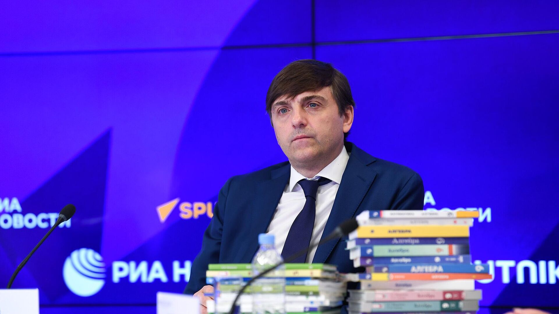 Сергей Кравцов допустил повышение зарплаты учителей по всей России