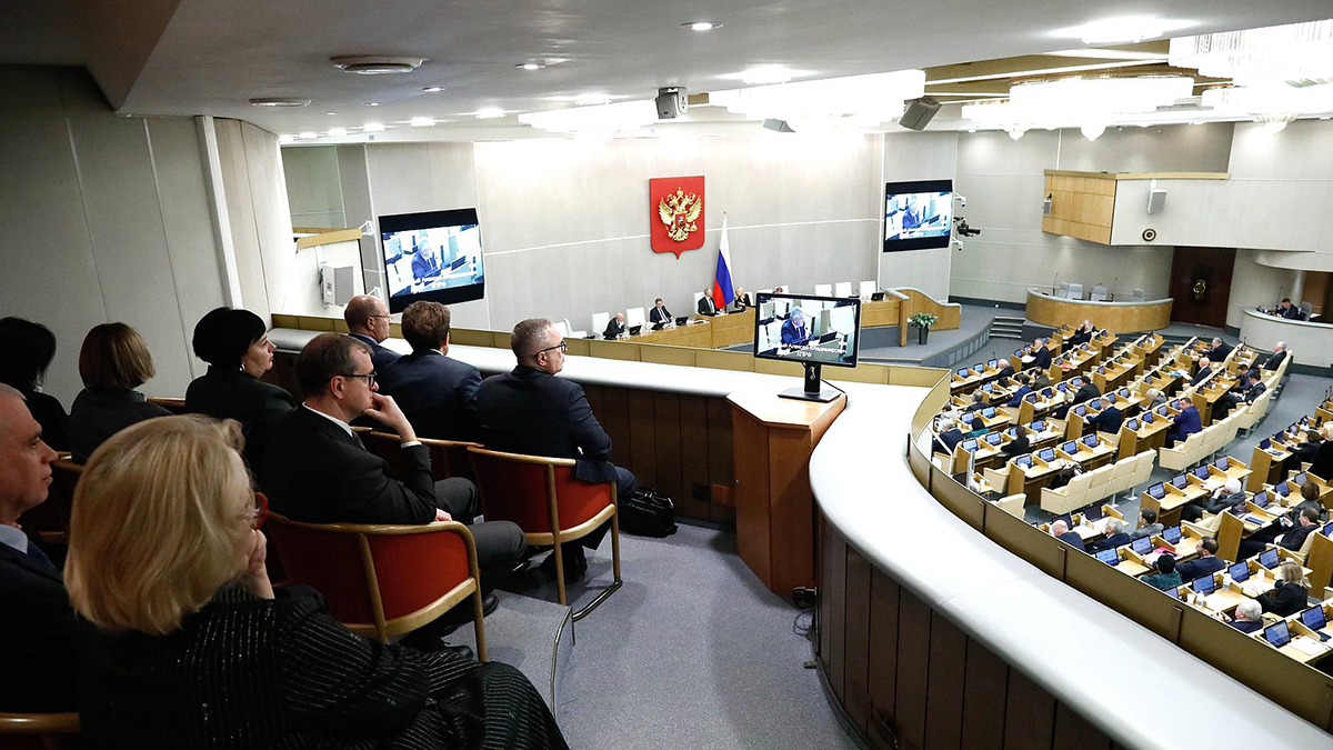 В Госдуме предложили запретить сессии в новогодние каникулы