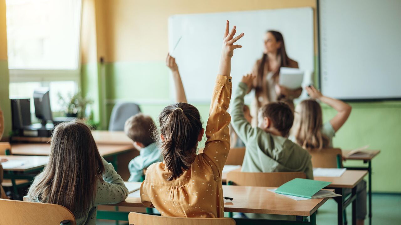 Новый учебник по обществознанию готовится к изданию и выходу