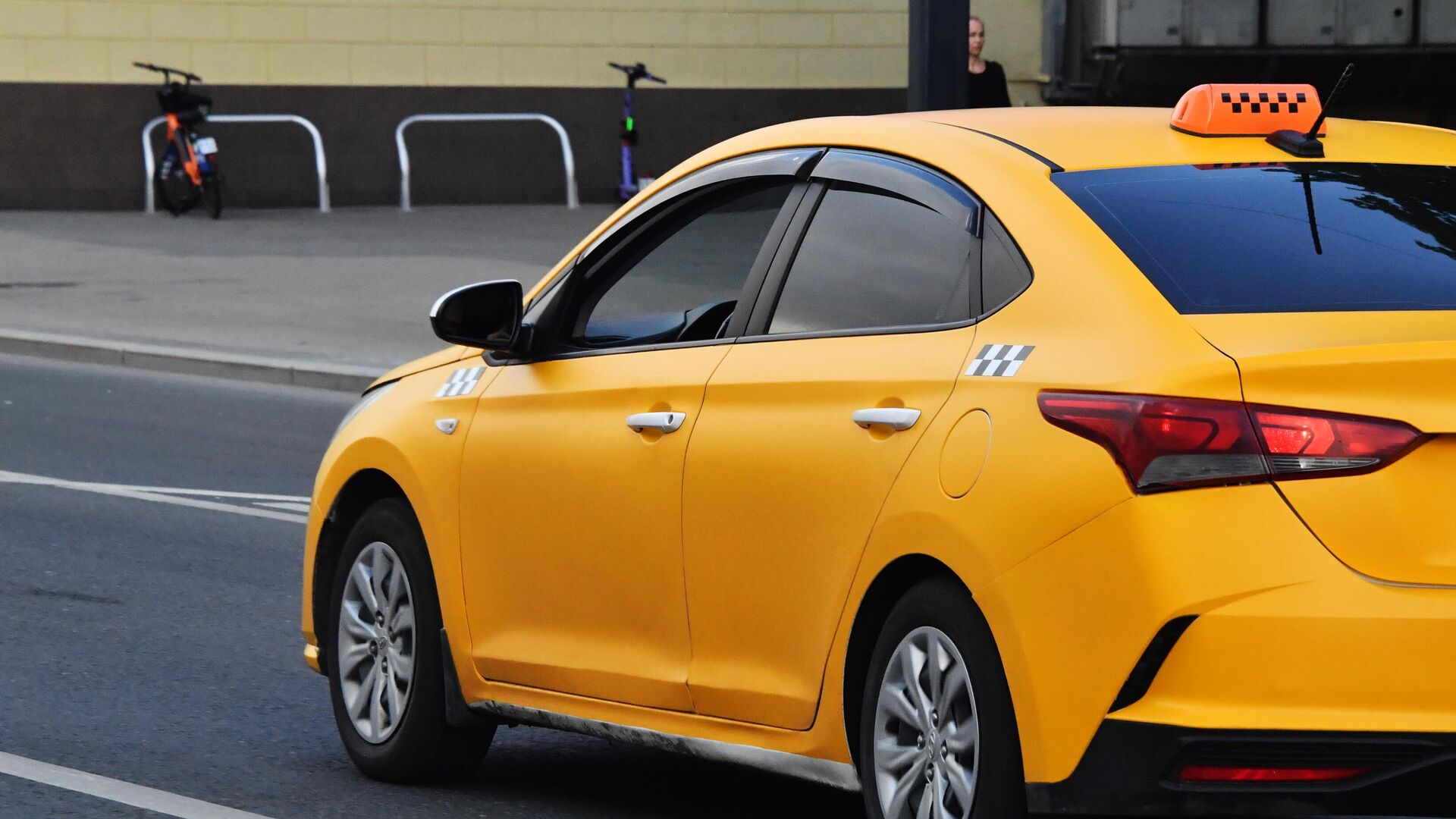 Для многодетных семей проработают льготные тарифы в такси