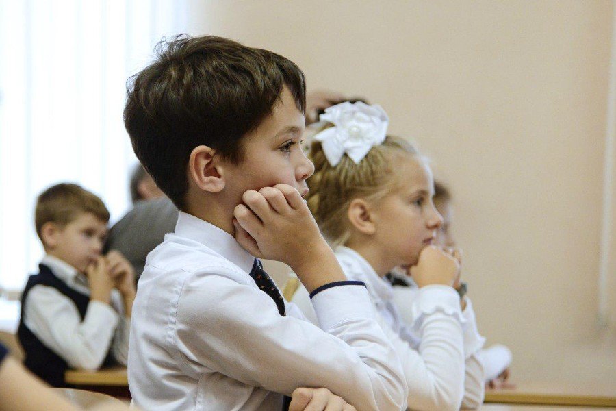 В Госдуме рассмотрят законопроект о зачислении братьев и сестер в одну школу
