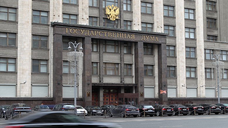 Россиянам хотят разрешить вступать в политические партии с 16 лет