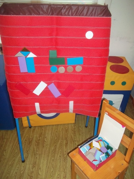 «Тактильные квадраты». Дидактическая игра для детей 2–5 лет
