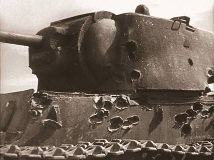 Именно поэтому советский танкист, уничтоживший 22 немецких танка в одном бою, так и не стал Героем Советского союза