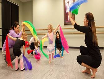 https://static.tildacdn.com/tild3032-3865-4162-b164-376236383863/dancewithme-slide-1-.jpg