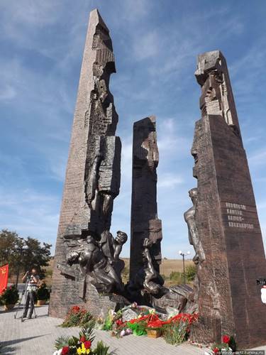 Krasnodon-gorod-partiza.jpg