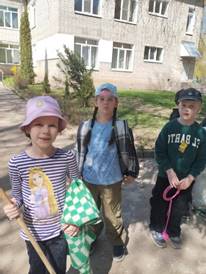 Изображение выглядит как одежда, человек, на открытом воздухе, Человеческое лицо

Контент, сгенерированный ИИ, может содержать ошибки.