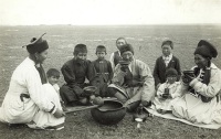 Чаепитие калмыков (Фото: ru.wikipedia.org)