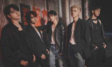 https://cdn.topkpop.ru/wp-content/uploads/2022/04/TXT.jpg