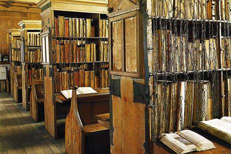 http://travel-wonders.com/wp-content/uploads/Hereford%2BCathedral%2BChained%2BLibrary%2BShelves1.jpg