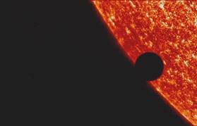 2004 Venus transit UV.ogg