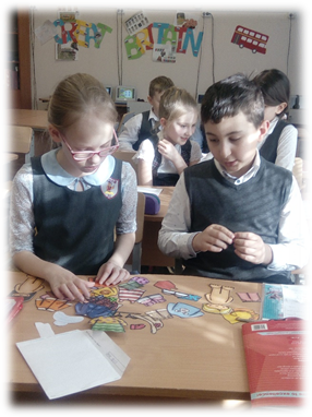 Изображение выглядит как текст, стол, внутренний, комната

Автоматически созданное описание