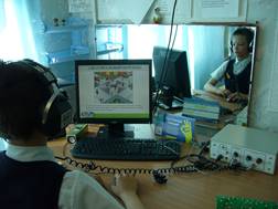 Владислав за компьютером.JPG