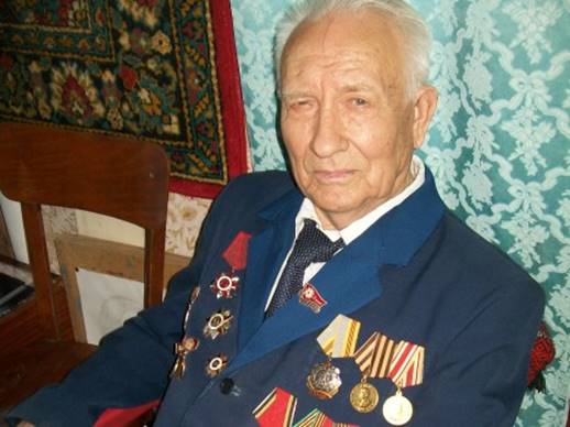 http://news.tj/sites/default/files/articles/153846/veterankarnauhov1.jpg