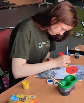 Изображение выглядит как человек, стол, внутренний, работает

Автоматически созданное описание