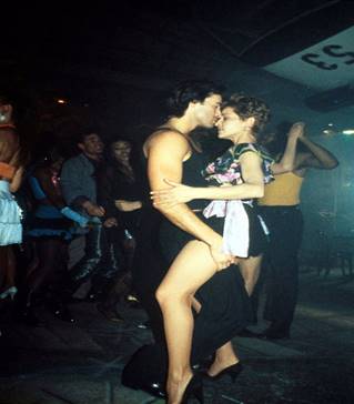 https://cdn-s-static.arzamas.academy/x/413-dance-kjxdgnDFBLKflkgjklhj/danceimgs/1990_lambada.jpg