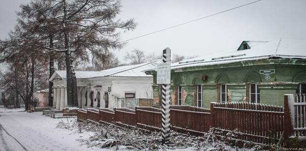 Исторический центр Верхней Салды. Здание заводского госпиталя
