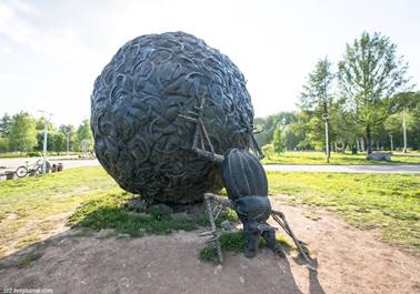 Скульптуры и памятники Перми