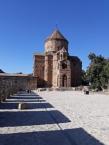 https://upload.wikimedia.org/wikipedia/commons/thumb/2/27/The_church_of_Holy_Cross.jpg/220px-The_church_of_Holy_Cross.jpg