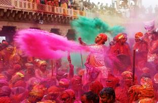 https://planetofhotels.com/blog/wp-content/uploads/Festival%60-krasok-holi-v-Indii.jpg